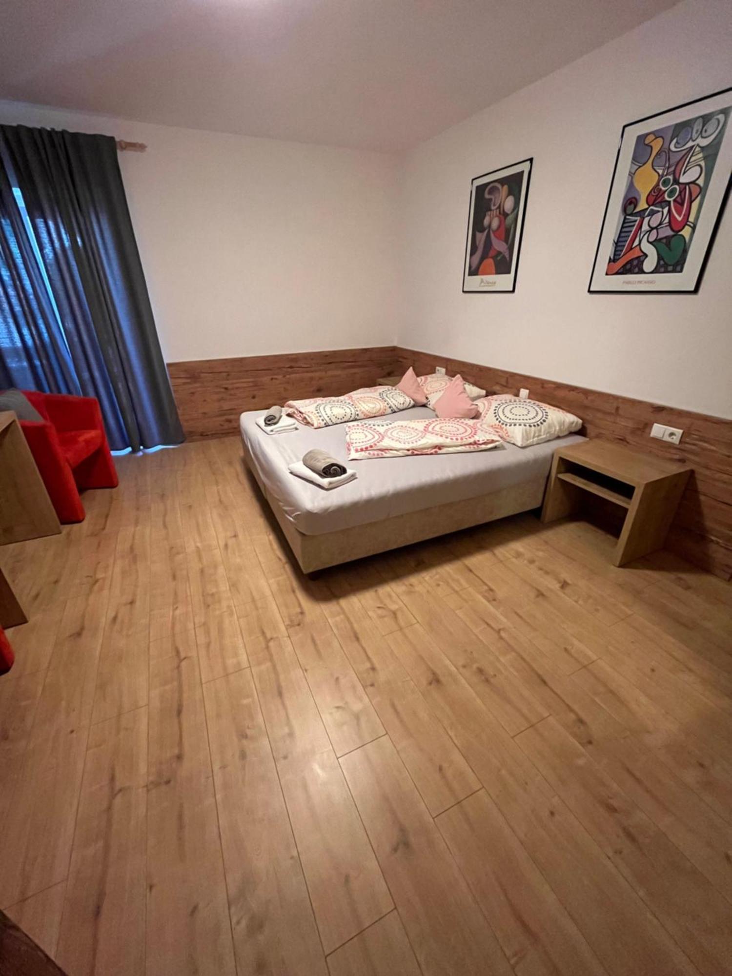 Hotel Krone Morter Esterno foto